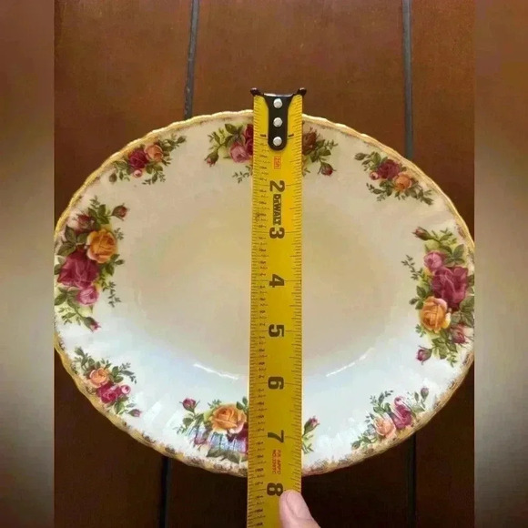 Vintage Royal Albert china set - Picture 11 of 13